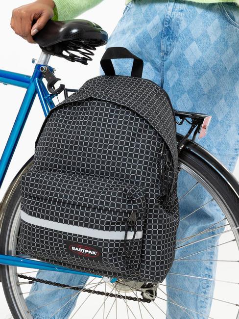 EASTPAK PADDED BIKE Sac à dos avec crochets pour vélo reflets noirs - Sacs à dos pour ordinateur portable