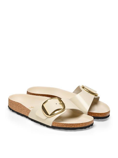 BIRKENSTOCK MADRID BIG BUCKLE Babouche en cuir verni écru brillant - Chaussures Femme