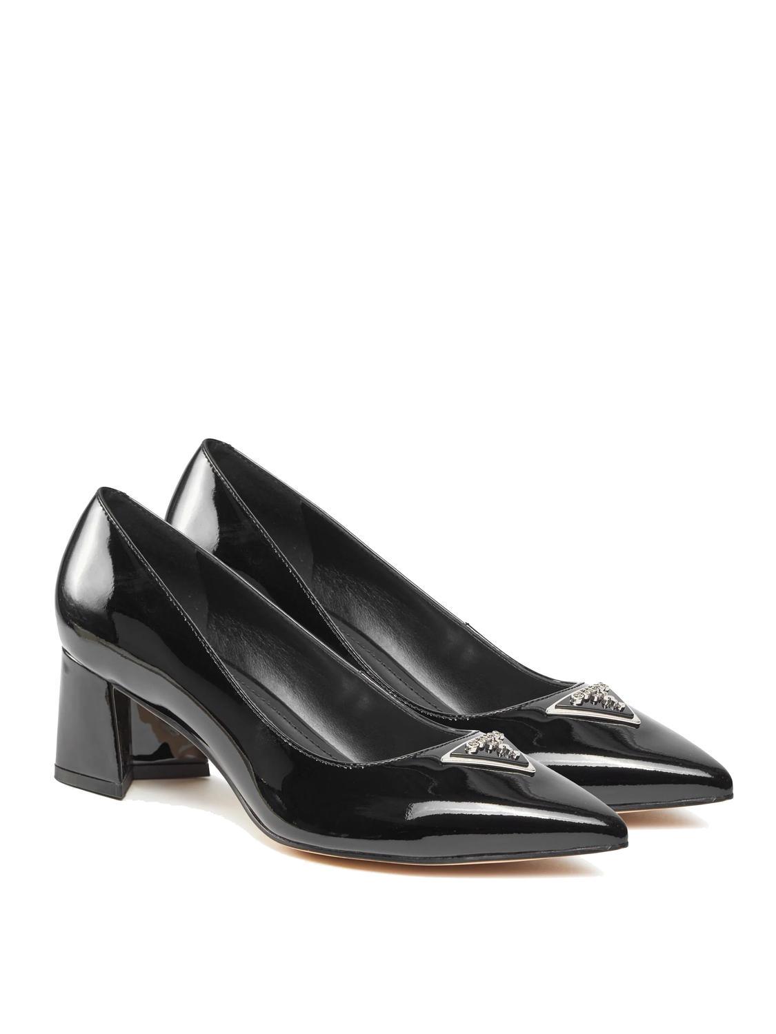 Guess Zabbi Escarpins Vernis A Talon Moyen Noir Achetez A Prix Outlet
