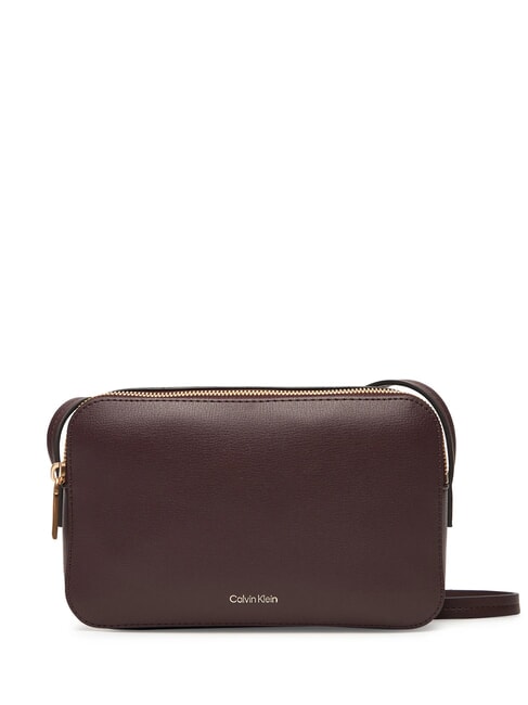 CALVIN KLEIN EMBOSSED LOGO Mini sac à bandoulière fudge/expresso - Sacs pour Femme