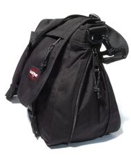 EASTPAK Messenger Mod&egrave;le DELEGATE le noir - Porte Documents Travail - 2