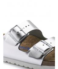 BIRKENSTOCK ARIZONA Sandale chausson en cuir argent m&eacute;tallique - Chaussures Femme - 5