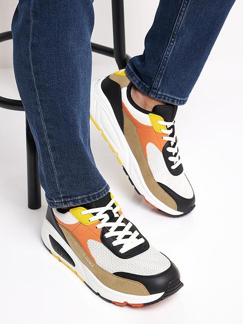 A|X Baskets bois+noir+orange - Chaussures Homme