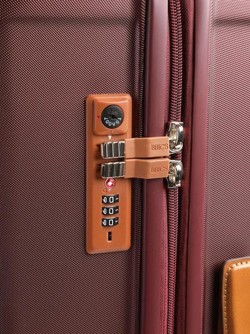 CAPRI Chariot moyen avec port USB Bordeaux - Valises Rigides