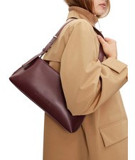 CALVIN KLEIN EMBOSSED CALVIN  Sac &agrave; bandouli&egrave;re sang de b&oelig;uf - Sacs pour Femme - 4