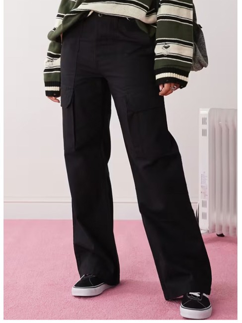 ARROYO WIDE LEG Pantalon cargo large noir - Pantalons pour femmes