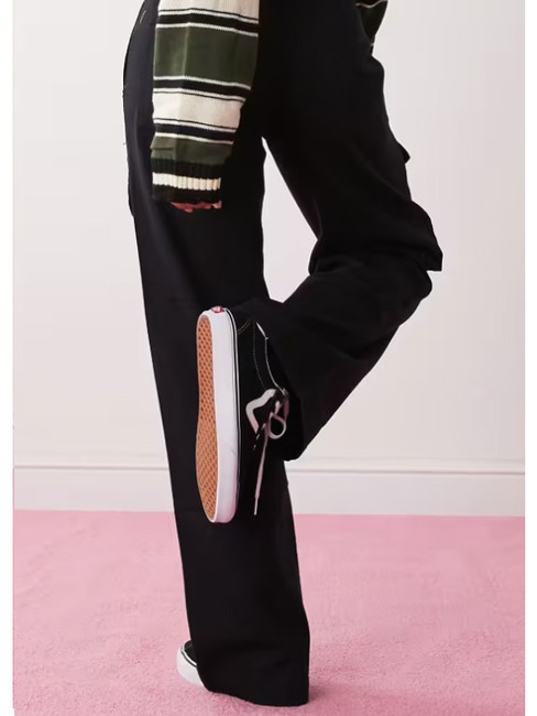 ARROYO WIDE LEG Pantalon cargo large noir - Pantalons pour femmes