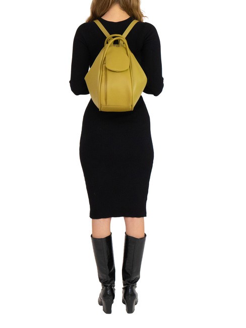 TRIO  Sac à dos en cuir martelé moutarde - Sacs pour Femme