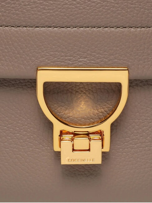 ARLETTIS Sac à main en cuir martelé taupe chaud - Sacs pour Femme