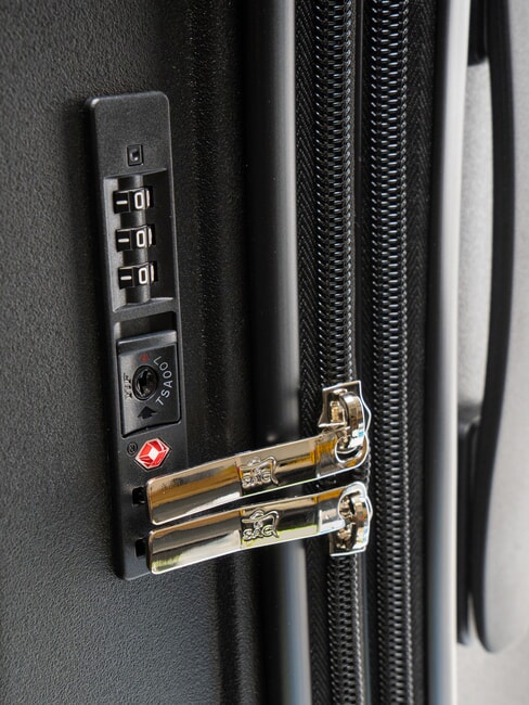 LIGHT POP 2 Lot de 3 trolleys : cabine, moyen et grand extensible noir - Ensemble Valises