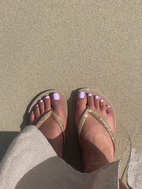 SLIM GLITTER II Tongs sable/dor&eacute; clair m&eacute;tallique - Chaussures Femme