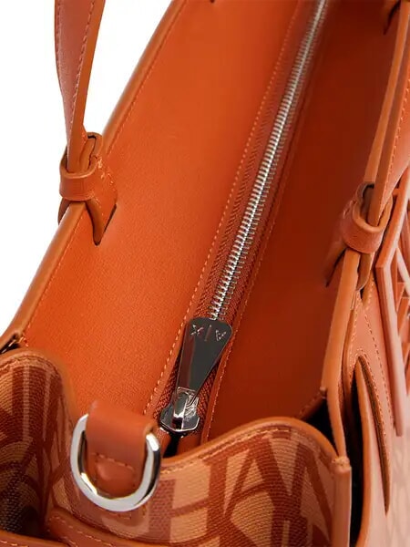 LOGO ALL OVER Sac à main avec bandoulière came. roses/voiture. café - Sacs pour Femme