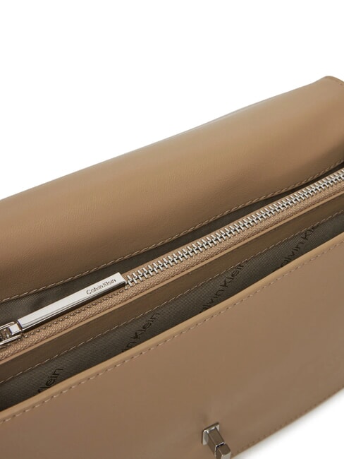 CK ELONGATED Sac bandoulière avec rabat vaisselle - Sacs pour Femme