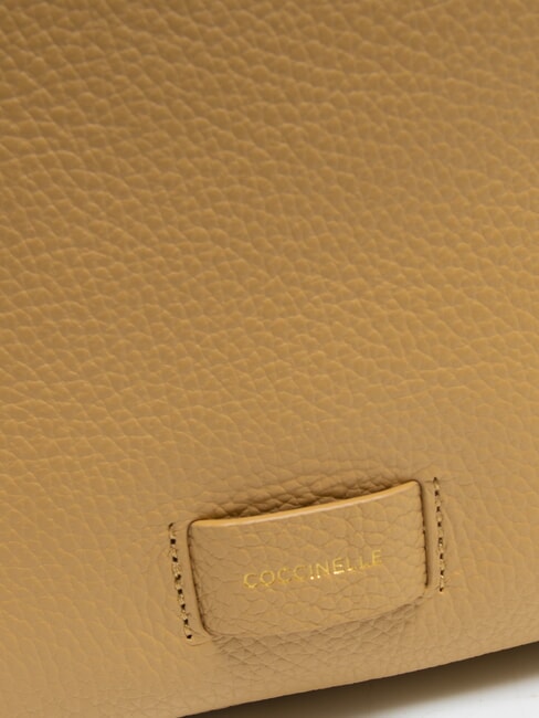 VOILE Mini sac à dos en cuir martelé beige frais - Sacs pour Femme