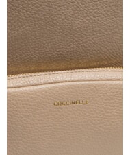 COCCINELLE JEN Sac à dos en cuir martelé rose poudré - Sacs pour Femme - 5