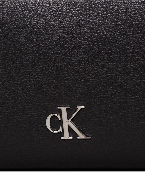 CKJ MINIMAL MONOGRAM Sac à bandoulière pour appareil photo sur noir - Sacs pour Femme