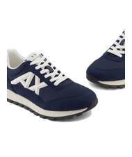 ARMANI EXCHANGE DROP MICROSUEDE Baskets avec logo contrast&eacute; bleu marine + blanc cass&eacute; - Chaussures Homme - 4