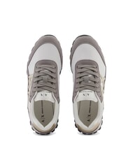 ARMANI EXCHANGE DROP MICROSUEDE Baskets avec logo lat&eacute;ral bar brun + blanc cass&eacute; - Chaussures Femme - 3