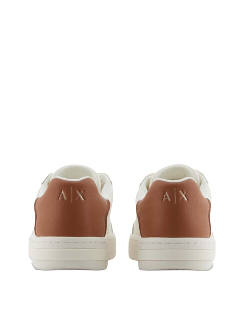A|X Baskets avec d&eacute;tails contrast&eacute;s blanc cass&eacute; + caramel.caf&eacute; - Chaussures Femme