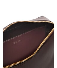 CALVIN KLEIN EMBOSSED LOGO Mini sac à bandoulière fudge/expresso - Sacs pour Femme - 4