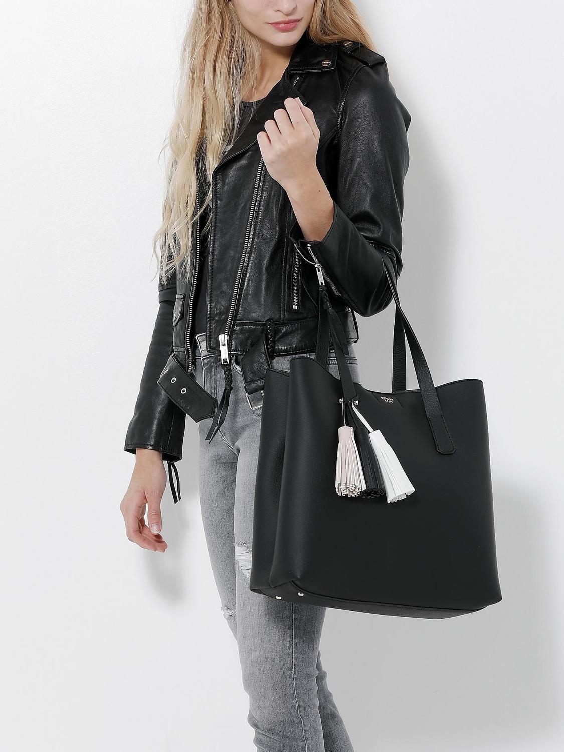 Noir Achetez À Prix Trudy Porté Épaule Guess Outlet Sac Qupgvszm F1TJc3lK