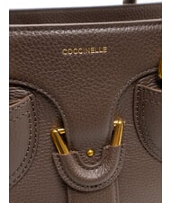 COCCINELLE YORK Sac à main en cuir avec boucle fondant marron - Sacs pour Femme - 5