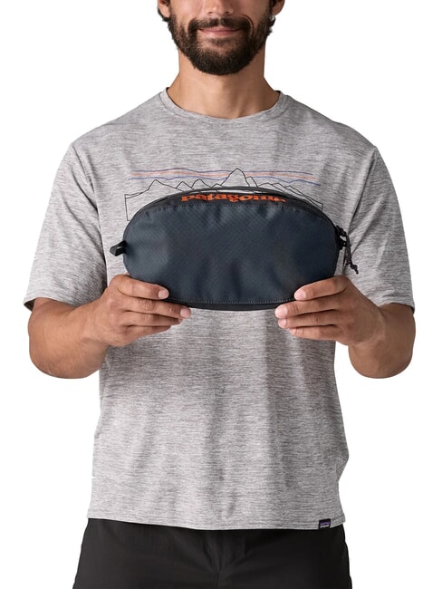 BLACK HOLE CUBE Beaut&eacute; de voyage 3L bleu fumant avec amanite rouge - Trousses