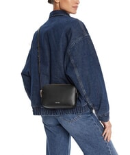 CALVIN KLEIN EMBOSSED LOGO Mini sac à bandoulière noix de coco noire/grillée - Sacs pour Femme - 5