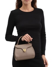 COCCINELLE MARVIN Mini sac à main en cuir avec bandoulière taupe chaud - Sacs pour Femme - 4