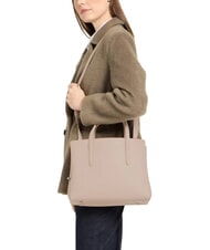 COCCINELLE SWAP Sac fourre-tout en cuir martelé rose poudré - Sacs pour Femme - 4