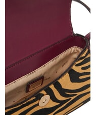 GUESS DOMITILLA Sac bandouli&egrave;re en cuir z&egrave;bre - Sacs pour Femme - 4