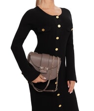 GUESS JANE Mini sac bandouli&egrave;re taupe fonc&eacute; - Sacs pour Femme - 5