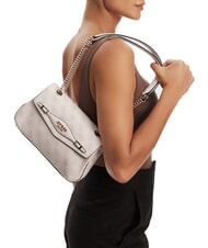 GUESS KATYA  Sac &agrave; bandouli&egrave;re logo de l'eau de rose - Sacs pour Femme - 5