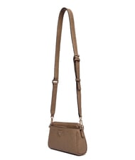 GUESS CRESIDIA 2 Sac bandouli&egrave;re pivoine avec logo en relief logo taupe fonc&eacute; - Sacs pour Femme - 4