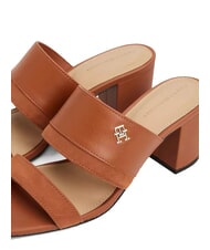 TOMMY HILFIGER TH sandale mule en cuir &agrave; talon large &eacute;corce de cannelle - Chaussures Femme - 4