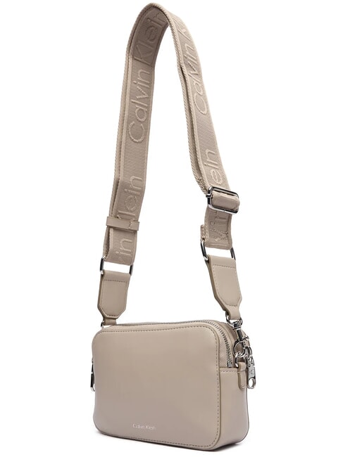 SIGNATURE LOGO STRAP Sacoche pour appareil photo &agrave; double fonction taupe du d&eacute;sert - Sacs pour Femme