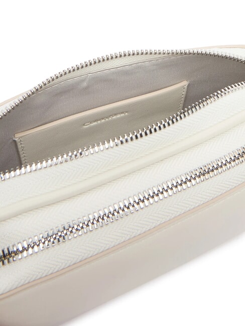 SIGNATURE LOGO STRAP Sacoche pour appareil photo &agrave; double fonction lys blanc - Sacs pour Femme