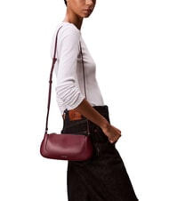 CALVIN KLEIN ENGRAVED sac bandouli&egrave;re rose s&eacute;duisant - Sacs pour Femme - 4