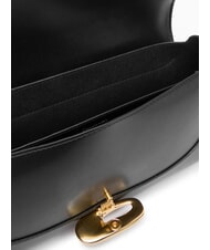 CALVIN KLEIN ENGRAVED sac bandouli&egrave;re sur noir - Sacs pour Femme - 4