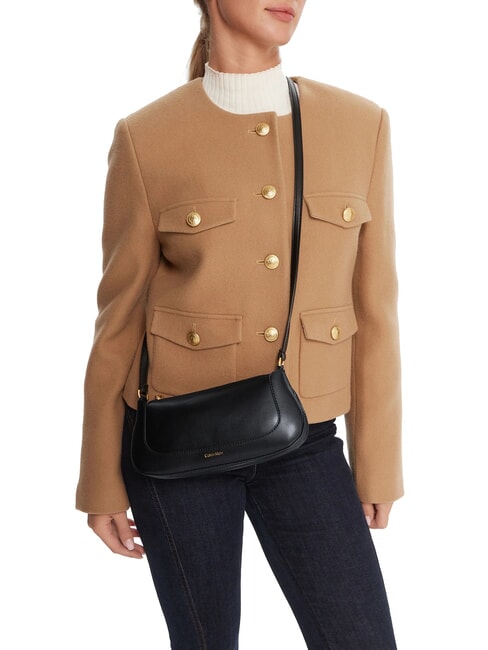 ENGRAVED sac bandouli&egrave;re sur noir - Sacs pour Femme