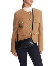 CALVIN KLEIN ENGRAVED sac bandouli&egrave;re sur noir - Sacs pour Femme - 5