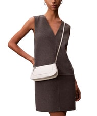 CALVIN KLEIN ENGRAVED sac bandouli&egrave;re lys blanc - Sacs pour Femme - 4