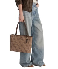 GUESS NOELLE 2 Sac cabas bandouli&egrave;re imprim&eacute; logo 4G logo latte / marron - Sacs pour Femme - 5