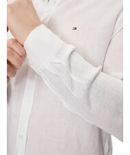 TOMMY HILFIGER TH chemise en lin &agrave; manches longues coupe classique blanc optique - Chemises pour hommes - 4
