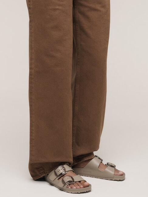 ARIZONA BIG BUCKLE EVA Pantoufle &agrave; 2 brides avec boucles gris taupe - Chaussures Femme