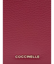 COCCINELLE METALLIC SOFT Porte-passeport en cuir martel&eacute; sangria - Accessoires Voyage - 3