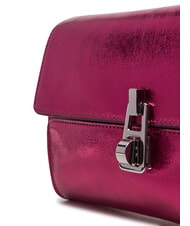 COCCINELLE MAGIE 2NITE SMOOTH Pochette en cuir m&eacute;tallis&eacute; sangria - Sacs pour Femme - 3