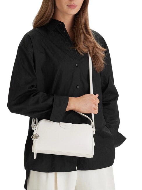 EMBOSSED LOGO BUSINE Sac &agrave; main avec bandouli&egrave;re alysse blanche - Sacs pour Femme