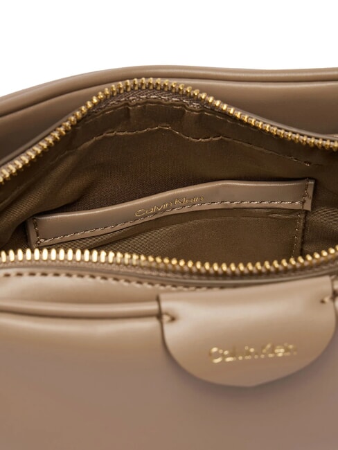 EMBOSSED LOGO BUSINE Sac &agrave; main avec bandouli&egrave;re taupe du d&eacute;sert - Sacs pour Femme