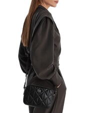 CALVIN KLEIN QUILTED EMBLEM Mini sac bandouli&egrave;re sur noir - Sacs pour Femme - 2